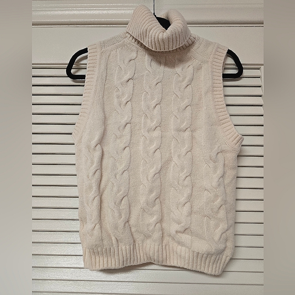 GAP - Cream Knit Sleeveless Turtleneck Sweater Top